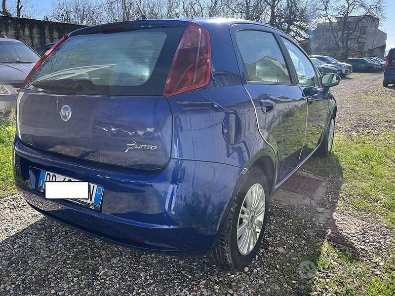 Usata Fiat Punto 68 CV (50 kW) 2005 Blu Utilitaria