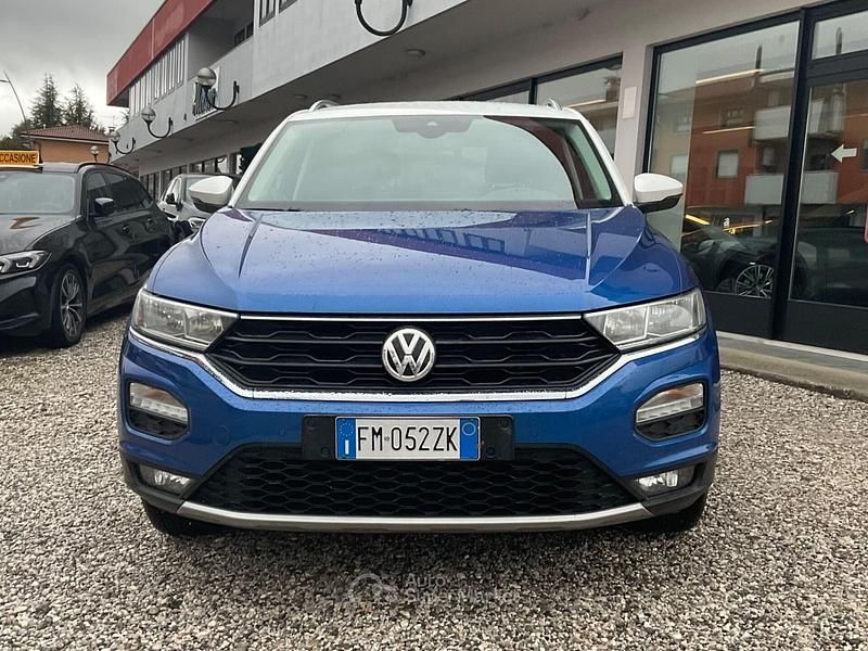 Usata VW T-Roc Style 116 CV (85 kW) 2018 Blu SUV