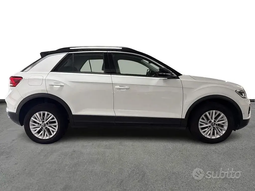 Usata VW T-Roc R-line 110 CV (80 kW) 2023 Bianco SUV