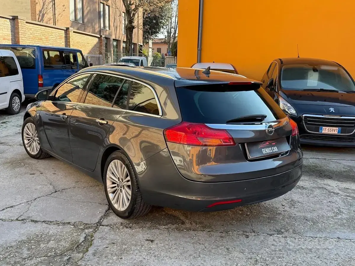 Usata Opel Insignia Cosmo 160 CV (117 kW) 2012 Grigio Station wagon