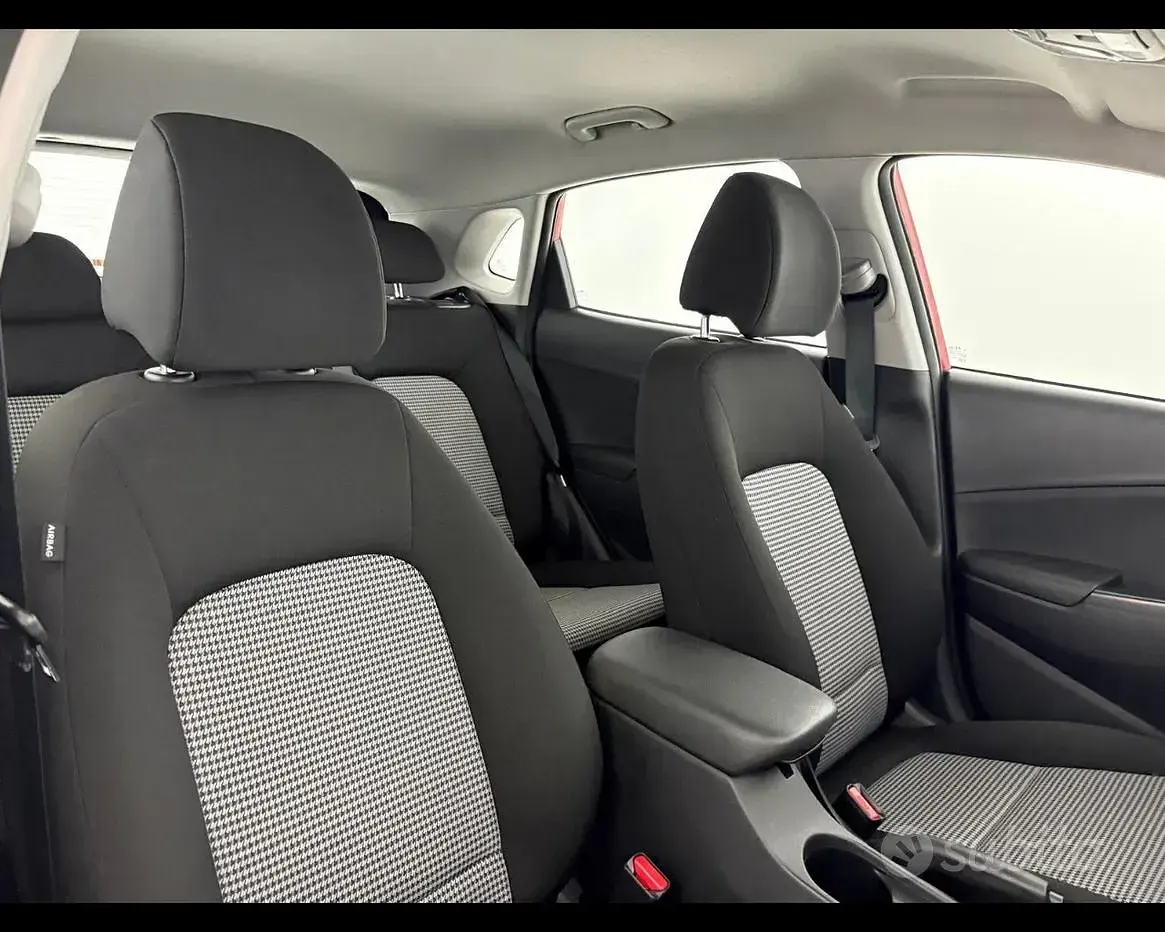 Usata Hyundai Kona 120 CV (88 kW) 2022 Rosso SUV