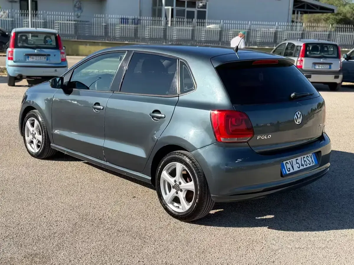 Usata VW Polo Comfortline 90 CV (66 kW) 2011 Grigio Utilitaria
