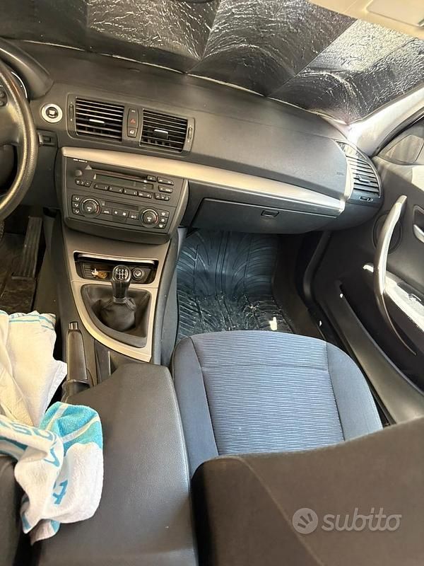 Usata BMW 118 122 CV (89 kW) 2006 Utilitaria