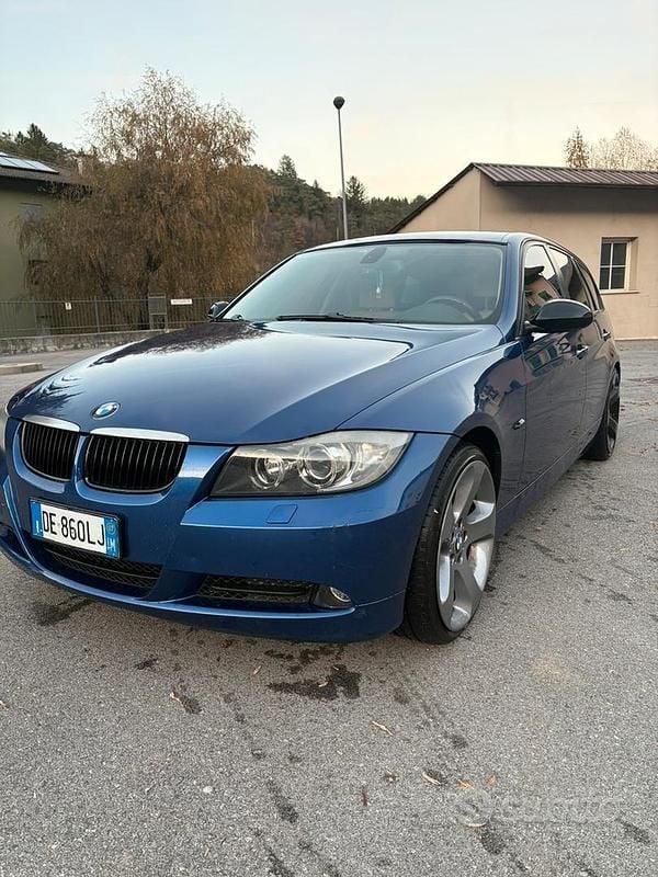 Usata BMW 320 Efficient Dynamics 210 CV (154 kW) 2007 Blu/azzurro Berlina
