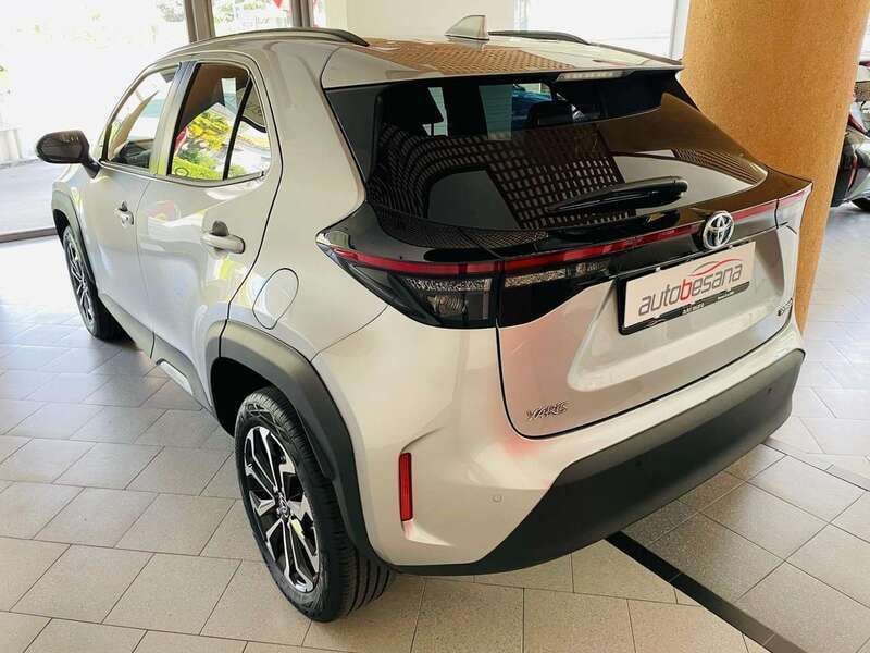 Usata Toyota Yaris Cross Active 92 CV (67 kW) 2024 Bianco SUV