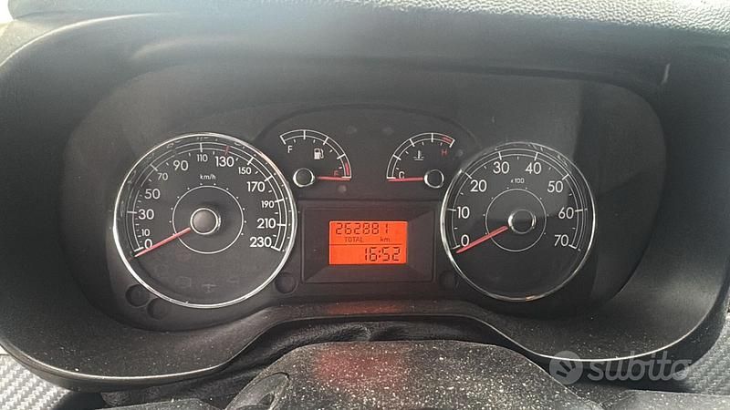 Usata Fiat Punto Evo 90 CV (66 kW) 2010 Nero Utilitaria