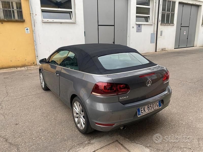 Usata VW Golf Cabriolet Highline 105 CV (77 kW) 2011 Grigio Cabrio