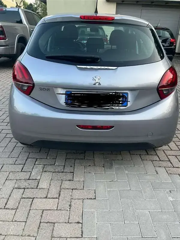 Usata Peugeot 208 Active 102 CV (75 kW) 2019 Grigio Utilitaria