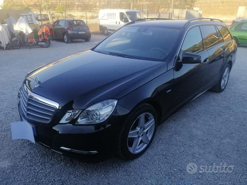 Usata Mercedes E220 Avantgarde 170 CV (125 kW) 2012 Nero Station wagon