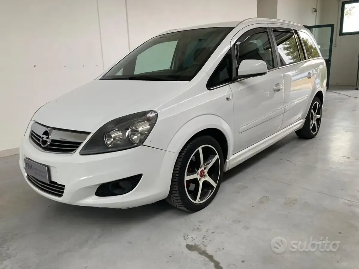 Usata Opel Zafira Tourer Cosmo 150 CV (110 kW) 2012 Bianco Monovolume