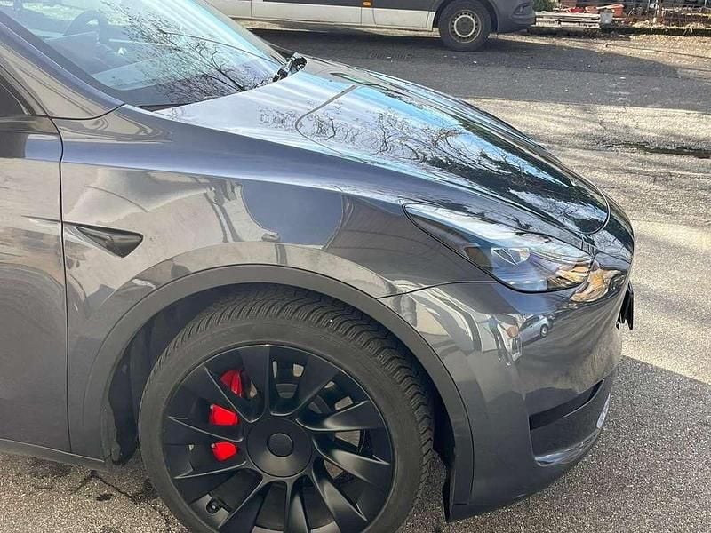 Usata Tesla Model Y RWD 220 kW (300 CV) 2023 Grigio SUV