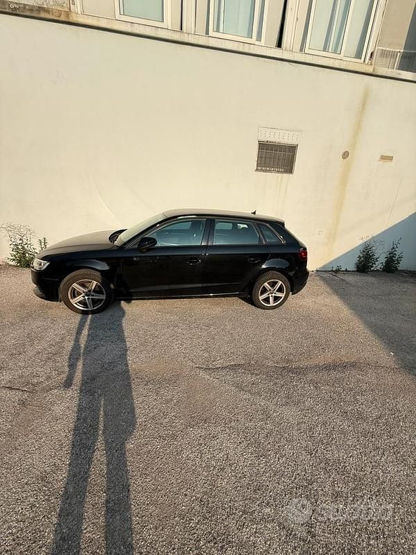 Usata Audi A3 116 CV (85 kW) 2017 Nero Utilitaria