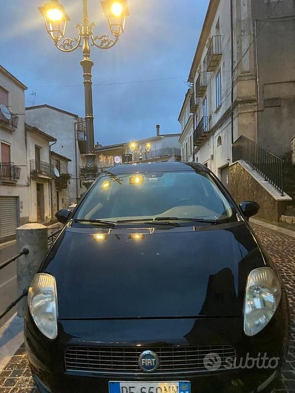 Usata Fiat Grande Punto 77 CV (56 kW) 2007 Nero Utilitaria