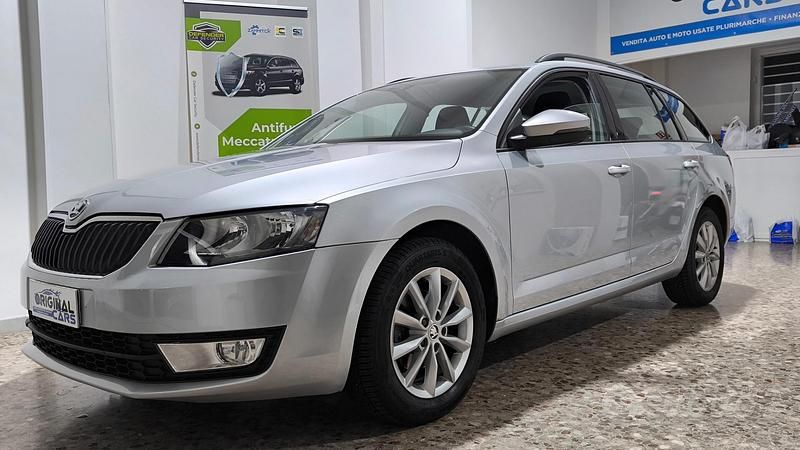Usata Skoda Octavia Executive 110 CV (80 kW) 2016 Grigio Station wagon
