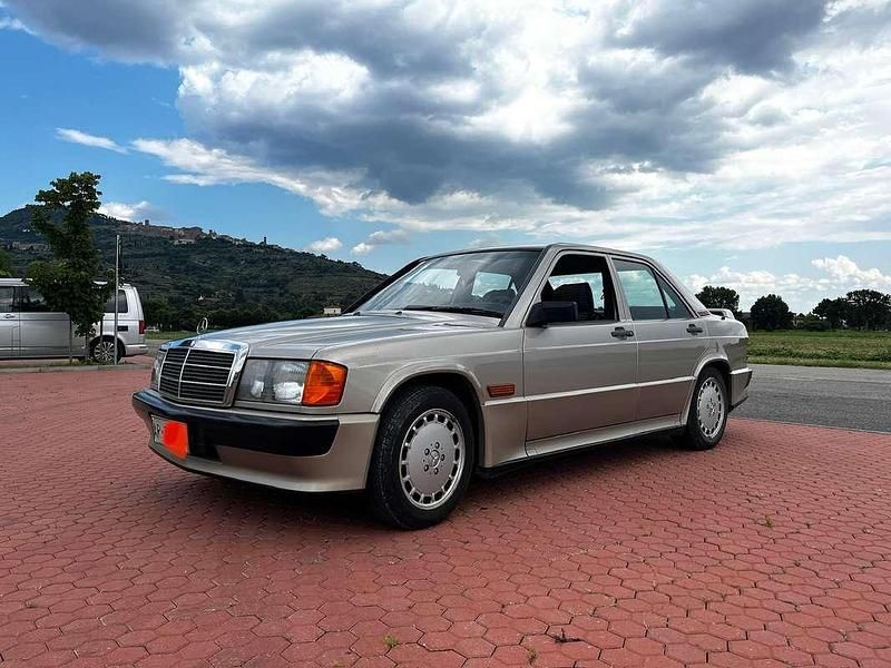 Usata Mercedes 190 185 CV (136 kW) 1985 Beige Berlina
