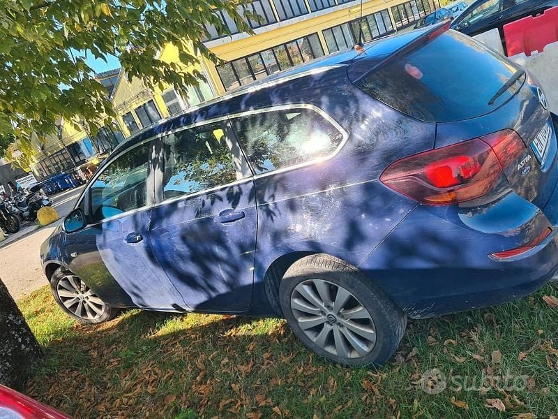 Usata Opel Astra S 140 CV (102 kW) 2012 Blu/azzurro Station wagon