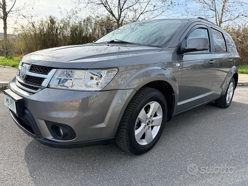 Usata Fiat Freemont 140 CV (102 kW) 2012 Grigio SUV