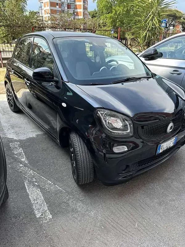 Usata Smart ForFour Passion 71 CV (52 kW) 2015 Nero Utilitaria