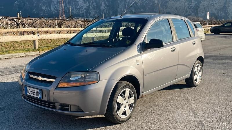 Grigio Usata 2007 Chevrolet Kalos Due volumi | 2490 € (Cara) - Immagine 1/4