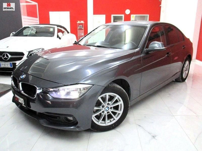 Grigio Usata 2016 BMW 318 Tre volumi | 13.490 € (Buon prezzo) - Immagine 1/4