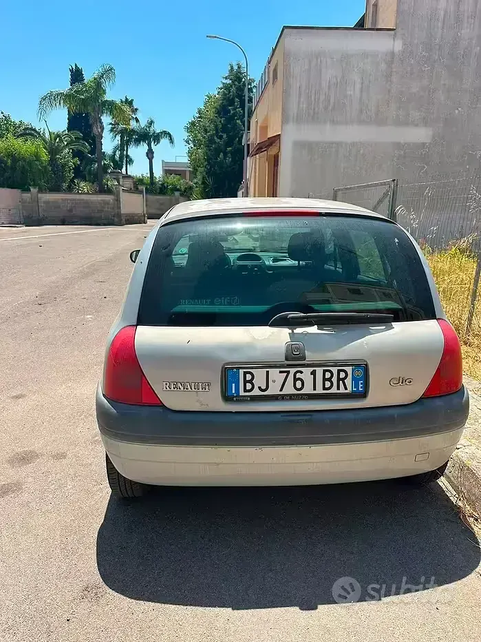 Usata Renault Clio 58 CV (42 kW) 2000 Grigio Berlina