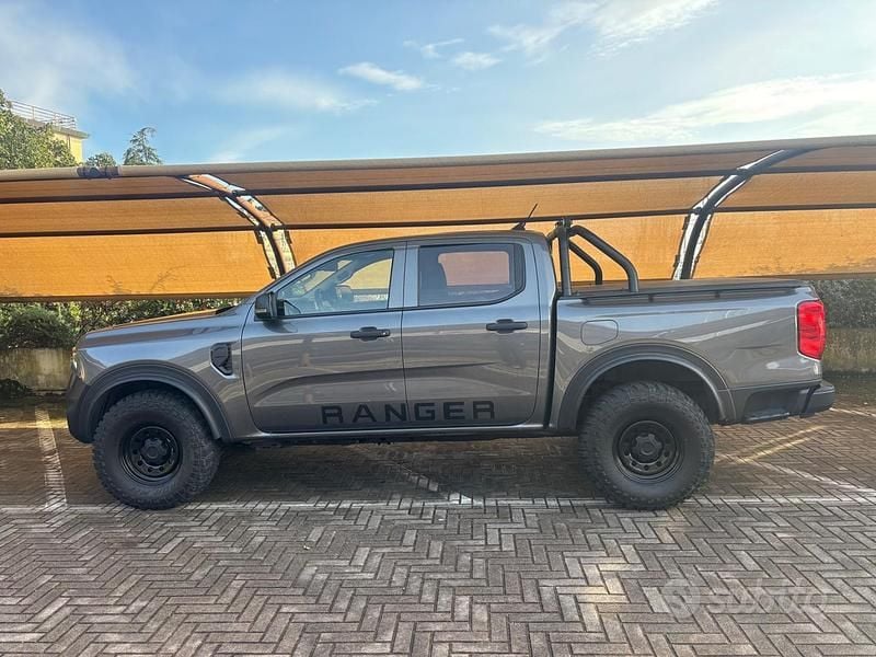 Usata Ford Ranger 170 CV (125 kW) 2023 Grigio Pick-up