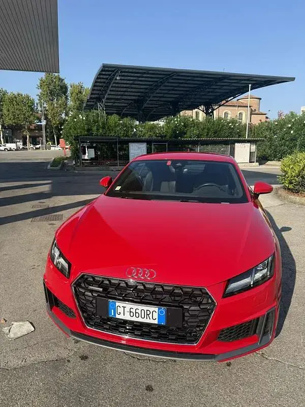 Usata Audi TT Ambiente 245 CV (180 kW) 2019 Rosso Coupé