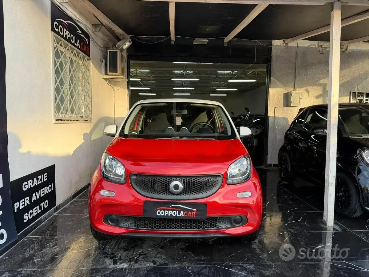 Usata Smart ForFour Passion 90 CV (66 kW) 2016 Rosso Utilitaria