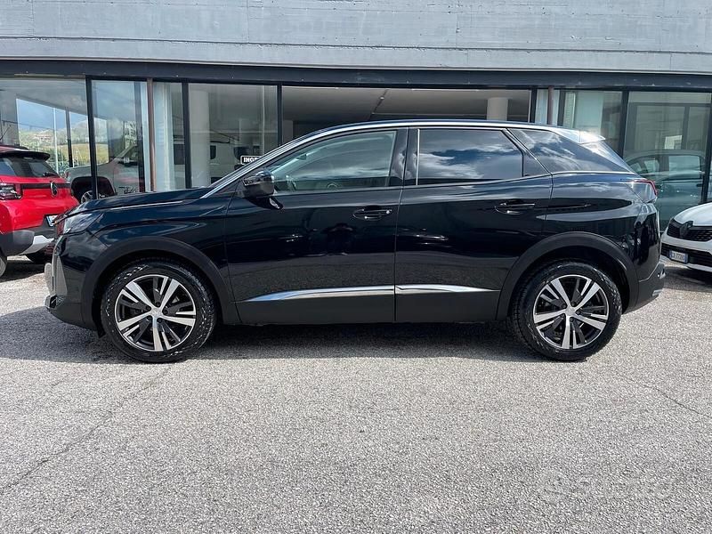 Usata Peugeot 3008 Allure 131 CV (96 kW) 2022 Nero SUV