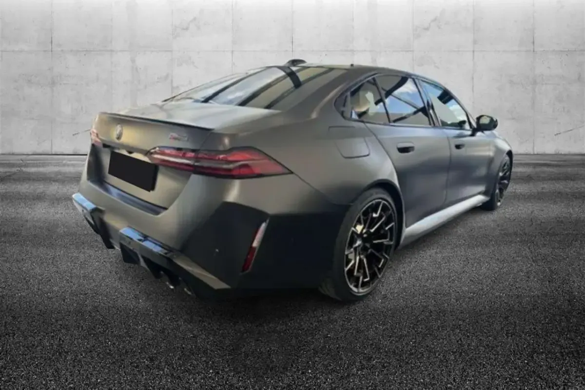Usata BMW M5 727 CV (534 kW) 2026 Grigio SUV