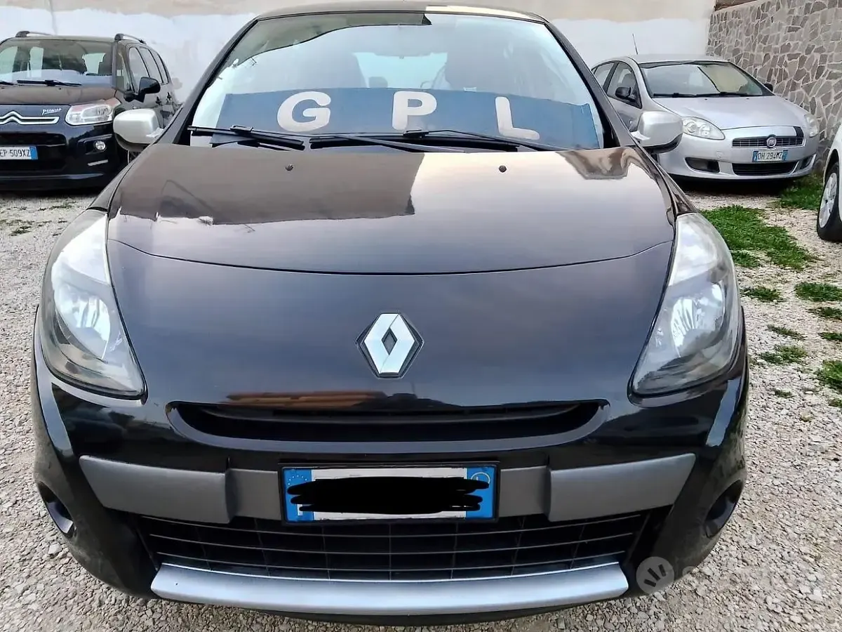 Usata Renault Clio II 75 CV (55 kW) 2011 Nero Berlina