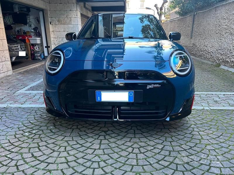 Usata Mini Cooper 189 kW (258 CV) 2025 Utilitaria