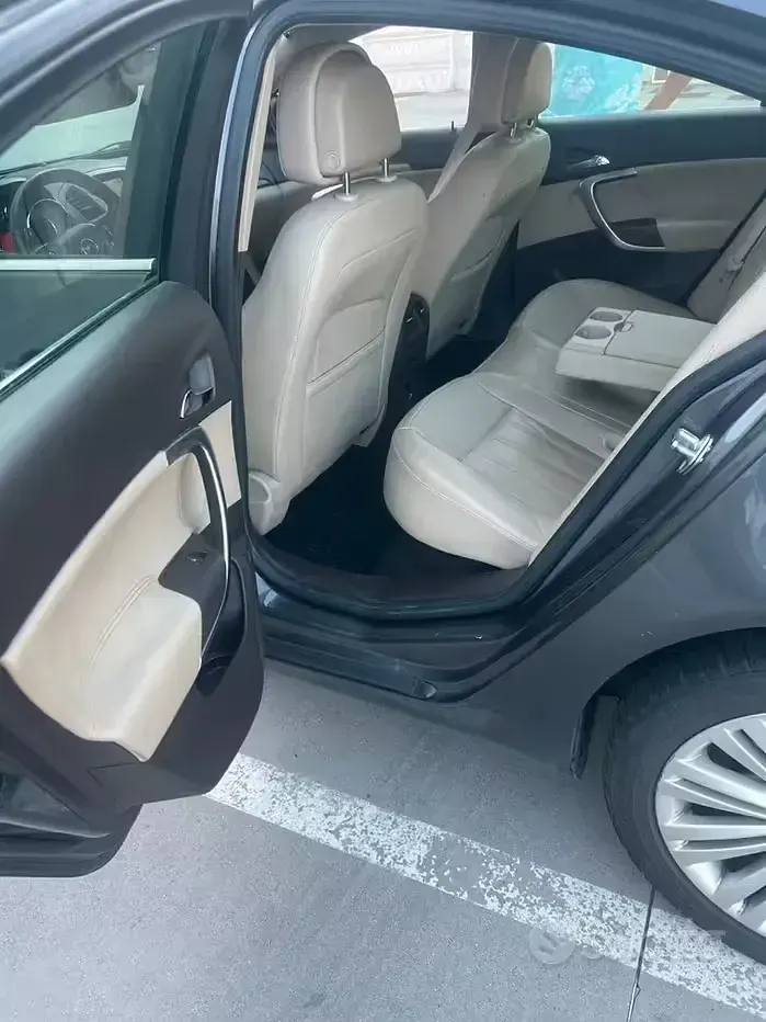Usata Opel Insignia 160 CV (117 kW) 2010 Bluazzurro Berlina