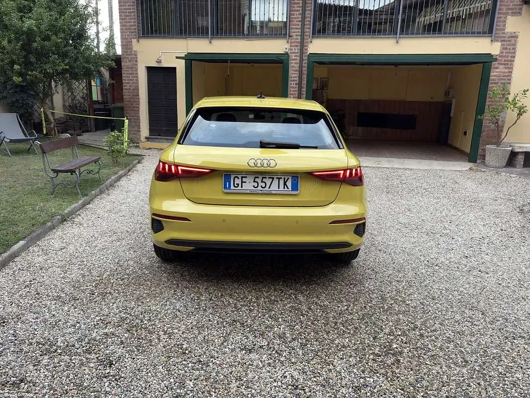 Usata Audi A3 Ambiente 150 CV (110 kW) 2021 Giallo Berlina