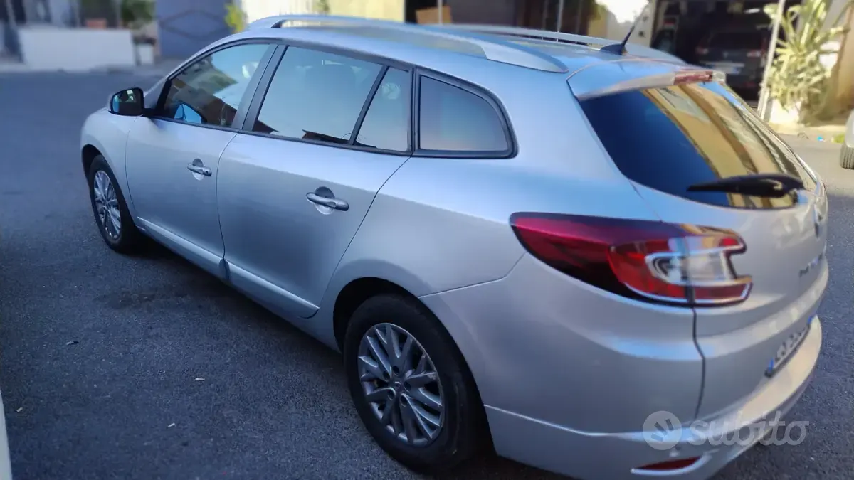 Usata Renault Mégane GrandTour 110 CV (80 kW) 2014 Grigio Station wagon
