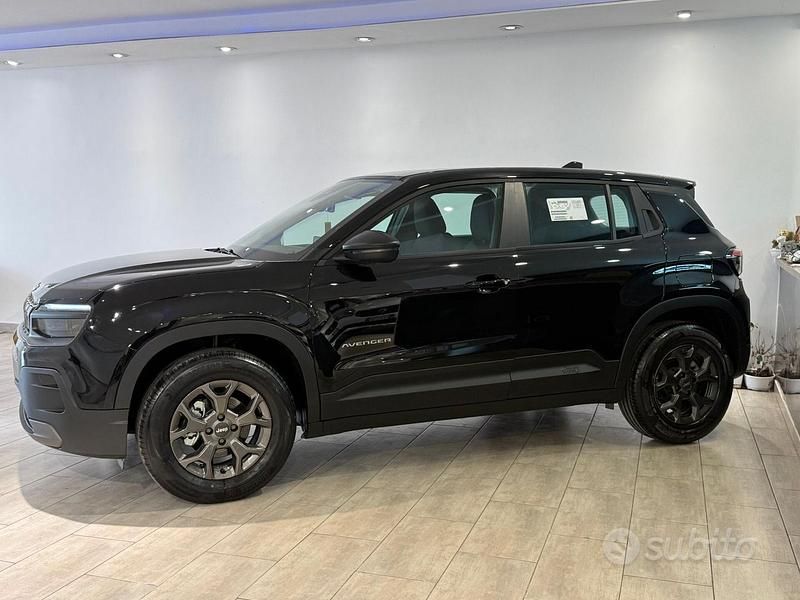 Nuova Jeep Avenger Longitude 100 CV (73 kW) 2025 Nero SUV