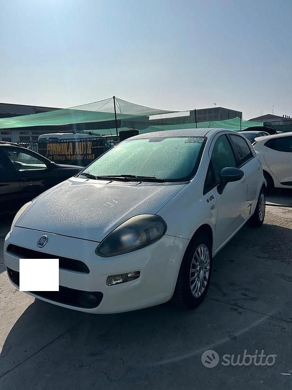 Usata Fiat Punto Lounge 69 CV (50 kW) 2014 Bianco Utilitaria
