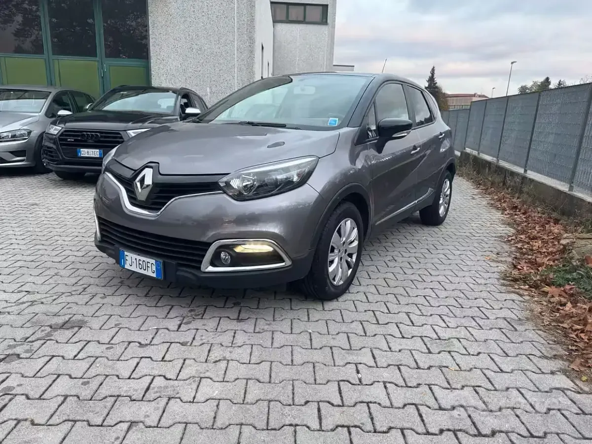 Usata Renault Captur Intens 90 CV (66 kW) 2014 Beige SUV