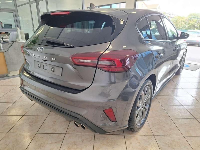 Usata Ford Focus ST-Line 116 CV (85 kW) 2024 Grigio Berlina