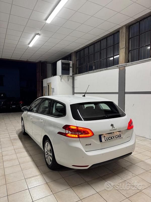 Usata Peugeot 308 Active 130 CV (95 kW) 2019 Bianco Station wagon