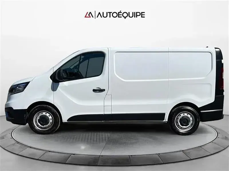 Usata Renault Trafic 150 CV (110 kW) 2024 Bianco Monovolume