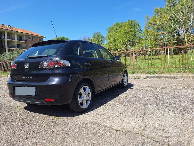 Usata Seat Ibiza 85 CV (62 kW) 2008 Nero Berlina
