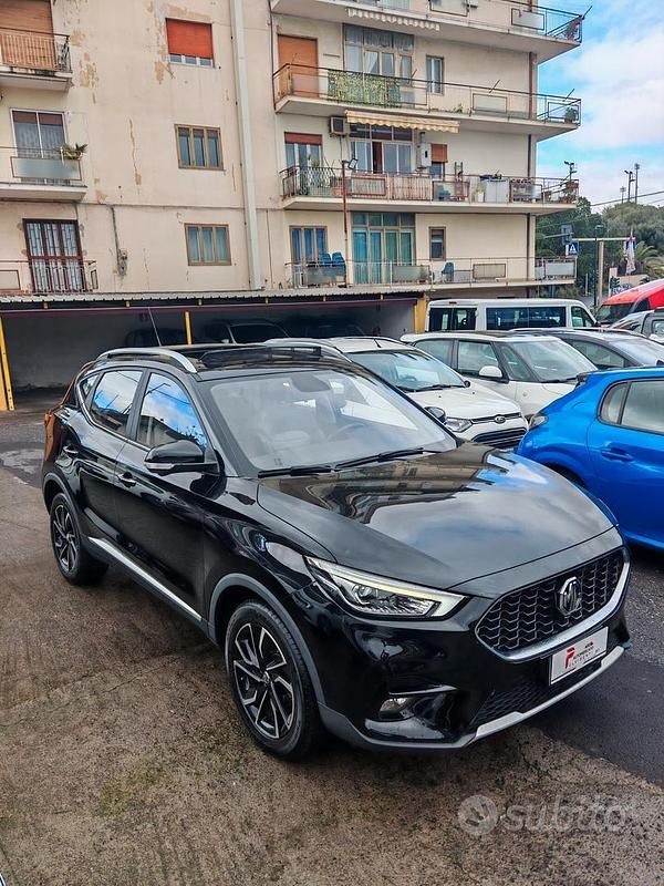 Usata MG ZS Luxury 111 CV (81 kW) 2022 Nero SUV
