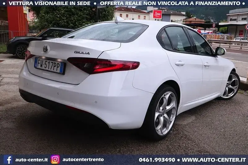 Usata Alfa Romeo Giulia Business 160 CV (117 kW) 2019 Bianco Berlina