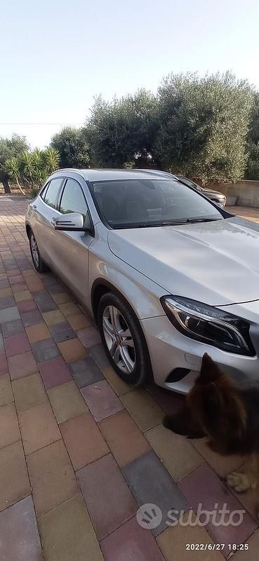 Usata Mercedes GLA200 136 CV (100 kW) 2016 Grigio SUV