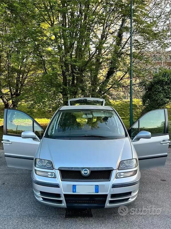 Usata Fiat Ulysse 109 CV (80 kW) 2003 Grigio Monovolume