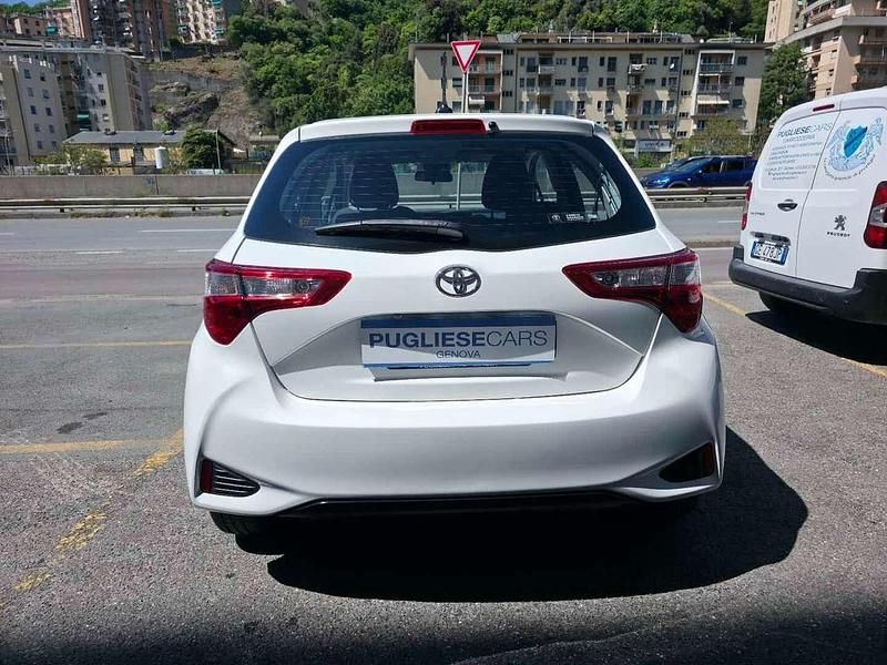 Usata Toyota Yaris Active 72 CV (52 kW) 2020 Bianco Utilitaria