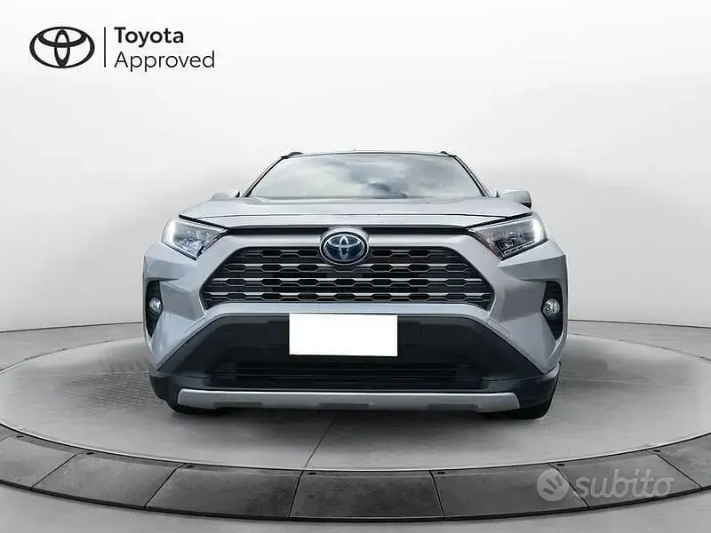 Usata Toyota RAV4 Hybrid Active 178 CV (130 kW) 2020 Grigio SUV