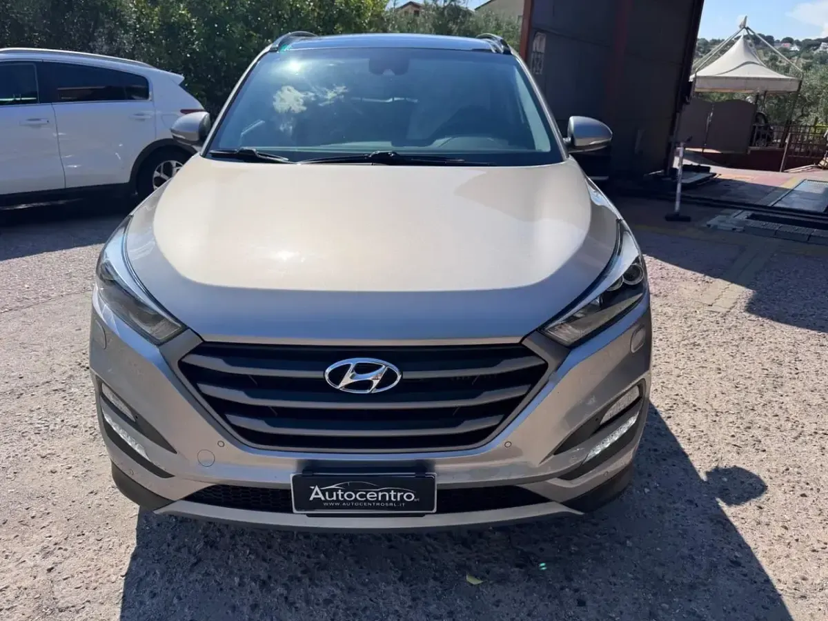 Usata Hyundai Tucson Edition 141 CV (103 kW) 2018 Argento SUV