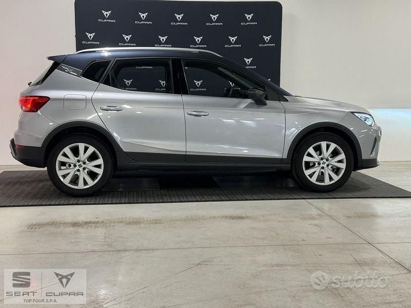 Usata Seat Arona Xperience 116 CV (85 kW) 2024 Argento SUV